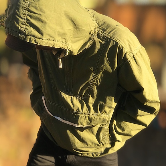 GAP pull over windbreaker w/ drawstrings & zipper - Picture 1 of 5